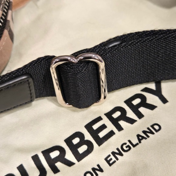 BURBERRY Beige Freddie Messenger Bag In Archive Beige - Picture 6 of 16